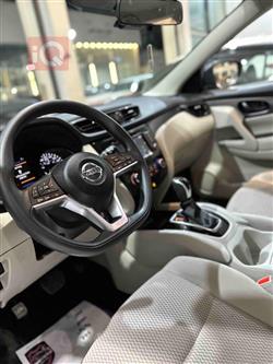 نيسان قاشقاي